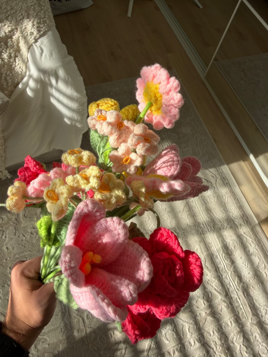 Ocean Breeze crochet bouquet in a white vase